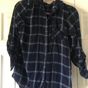 Eddie Bauer Womens M Buttons Up Long Sleeve Collared Shirt Navy Plaid
